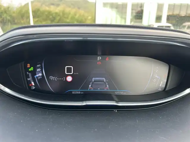 プジョー ５００８ クロスシティ 鹿児島県 2018(平30)年 8.3万km BLANC NACRE 純正ナビ/（Bluetooth/AppleCarPlay）/バック・サイドカメラ/ブラインドスポットモニター/レーンキープアシスト/電動リアゲート/LEDヘッドライト/シートヒーター/運転席マッサージ/純正フロアマット/純正18インチアルミホイール/アドバンスドグリップコントロール/ヒルスタートアシスト/前後ドライブレコーダー/ETC