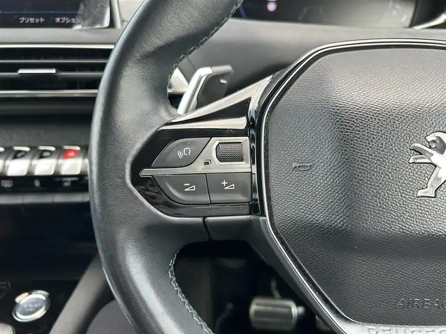 プジョー ５００８ クロスシティ 鹿児島県 2018(平30)年 8.3万km BLANC NACRE 純正ナビ/（Bluetooth/AppleCarPlay）/バック・サイドカメラ/ブラインドスポットモニター/レーンキープアシスト/電動リアゲート/LEDヘッドライト/シートヒーター/運転席マッサージ/純正フロアマット/純正18インチアルミホイール/アドバンスドグリップコントロール/ヒルスタートアシスト/前後ドライブレコーダー/ETC