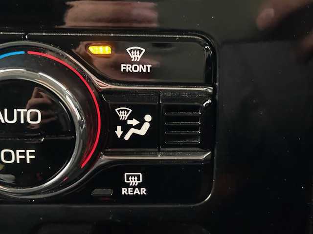 トヨタ ルーミー カスタムG 富山県 2022(令4)年 5.3万km ブラックマイカメタリック ワンオーナー/全周囲カメラ/両側パワスラ/スマートキー/純正9インチディスプレイオーディオ/Apple CarPlay/Android Auto/BT/USB接続/クリアランスソナー/プッシュスタート/衝突安全ブレーキ/レーンキープアシスト/レーダークルコン/LEDヘッドライト/LEDフォグ/横滑り防止装置/オートリトラミラー/純正１４インチAW/純正ドアバイザー/純正フロアマット/電格ウィンカーミラー/皮巻きステアリング/ステアリングスイッチ/電動Pブレーキ/アイドリングストップ/保証書・取説・オーディオ取説