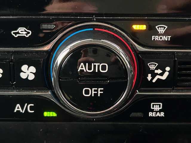 トヨタ ルーミー カスタムG 富山県 2022(令4)年 5.3万km ブラックマイカメタリック ワンオーナー/全周囲カメラ/両側パワスラ/スマートキー/純正9インチディスプレイオーディオ/Apple CarPlay/Android Auto/BT/USB接続/クリアランスソナー/プッシュスタート/衝突安全ブレーキ/レーンキープアシスト/レーダークルコン/LEDヘッドライト/LEDフォグ/横滑り防止装置/オートリトラミラー/純正１４インチAW/純正ドアバイザー/純正フロアマット/電格ウィンカーミラー/皮巻きステアリング/ステアリングスイッチ/電動Pブレーキ/アイドリングストップ/保証書・取説・オーディオ取説