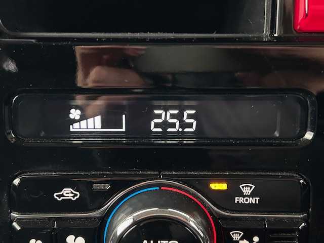 トヨタ ルーミー カスタムG 富山県 2022(令4)年 5.3万km ブラックマイカメタリック ワンオーナー/全周囲カメラ/両側パワスラ/スマートキー/純正9インチディスプレイオーディオ/Apple CarPlay/Android Auto/BT/USB接続/クリアランスソナー/プッシュスタート/衝突安全ブレーキ/レーンキープアシスト/レーダークルコン/LEDヘッドライト/LEDフォグ/横滑り防止装置/オートリトラミラー/純正１４インチAW/純正ドアバイザー/純正フロアマット/電格ウィンカーミラー/皮巻きステアリング/ステアリングスイッチ/電動Pブレーキ/アイドリングストップ/保証書・取説・オーディオ取説