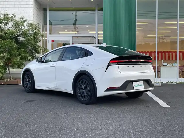 トヨタ プリウス X 岡山県 2023(令5)年 1.6万km スーパーホワイトⅡ 純正8インチディスプレイオーディオ/フルセグTV、AM、FM、Bluetooth/AppleCarplay、AndroidAuto/バックカメラ/ETC/アクセサリーコンセント/前後コーナーセンサー/レーダークルーズコントロール/トヨタセーフティセンス/・プリクラッシュセーフティ/・レーントレーシングアシスト/・レーンディパーチャーアラート/・アダブティブハイビームシステム/・ロードサインアシスト/・ドライバー異常時対応システム/・プロアクティブドライビングアシスト/・ドライバー異常時対応システム/・発進遅れ告知機能/・緊急時操舵支援