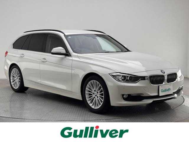 ＢＭＷ ３２０ｄ ブルーパフォーマンス ツーリング ラグジュアリー 兵庫県 2012(平24)年 8.7万km 白 ・純正メモリナビ/・バックカメラ/・ビルドインETC/・リアTVモニター/・前後コーナーセンサー/・オートクルーズコントロール/・HIDヘッドライト/・フォグランプ/・オートライト/・パワーシートD/N/・シートメモリD席/・シートヒーターD/N/・純正17インチアルミホイール/・純正フロアマット/・パドルシフト/・アイドリングストップ/・プッシュスタート/・スマートキー/・スペアキー1本/・電動リアゲート