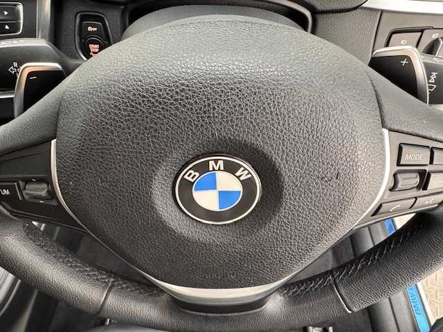 ＢＭＷ ３２０ｄ ブルーパフォーマンス ツーリング ラグジュアリー 兵庫県 2012(平24)年 8.7万km 白 ・純正メモリナビ/・バックカメラ/・ビルドインETC/・リアTVモニター/・前後コーナーセンサー/・オートクルーズコントロール/・HIDヘッドライト/・フォグランプ/・オートライト/・パワーシートD/N/・シートメモリD席/・シートヒーターD/N/・純正17インチアルミホイール/・純正フロアマット/・パドルシフト/・アイドリングストップ/・プッシュスタート/・スマートキー/・スペアキー1本/・電動リアゲート