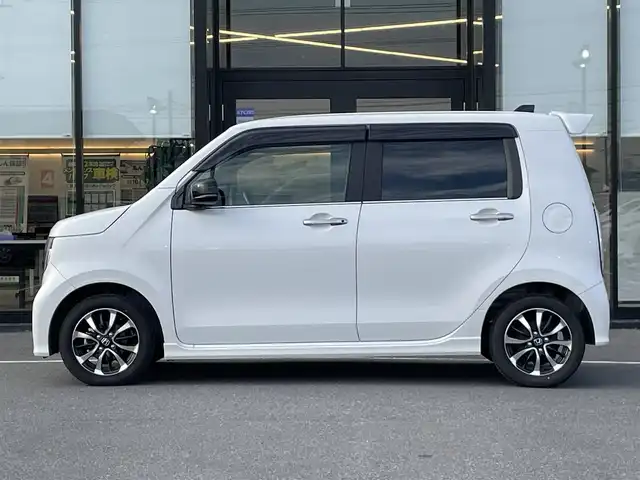ホンダ Ｎ ＷＧＮ カスタム L 茨城県 2023(令5)年 0.7万km プラチナホワイトパール 社外ナビ/【ラジオ・DISC・iPod・SD・BT・TV・USB】/シートヒーター/レーダークルコン/ETC/Bカメラ/前方ドラレコ/後方コーナーセンサー/ブレーキホールド/アイドリングストップ/ステリモ/オートライト/オートハイビーム/Fフォグ/LEDライト/ヘッドライトレベライザー/純正フロアマット/純正アルミホイール