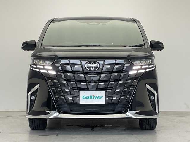 トヨタ アルファード Z 愛知県 2024(令6)年 0.5万km ブラック 純正14型ディズプレイオーディオナビ/フリップダウンモニター/三眼LEDヘッドライト/全方位カメラ/両側パワースライドドア/本革レザー/レーダークルーズコントロール/シートヒーター/バックカメラ/電動リアゲート/パワーシート/コーナーセンサー/純正アルミホイール/ワイヤレス充電器/ETC/ブラインドスポットモニター/ステアリングヒーター/インテリジェントミラー/リアオートエアコン/レーンキープアシスト/オートマチックハイビーム/ステアリングスイッチ/スマートキー/プッシュスタート