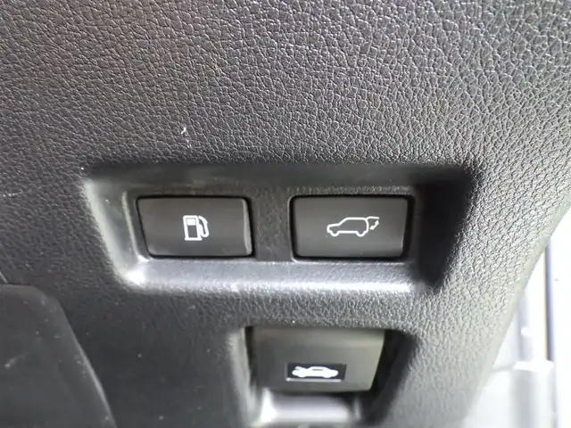 レクサス ＵＸ 250h バージョンL 千葉県 2020(令2)年 4.2万km ソニックチタニウム 225/50R18/Lexus Safety System+/・プリクラッシュセーフティ/・レーンディパーチャーアラート/・オートハイビーム/・レーダークルーズコントロール/・ブラインドスポットモニター/・RCTA（リヤクロストラフィックアラート）/純正SDナビ/地デジTV/【DVD/CD再生機能　Bluetooth接続】/パノラミックビューモニター/ドライブレコーダー/革巻きステアリング/ステアリングヒーター/ステアリングスイッチ/ETC（2.0）/LEDヘッドライト/フォグライト/ウインカーミラー/クリアランスソナー/純正18インチアルミホイル/サイド/カーテン/ニーエアバッグ/スマートキー