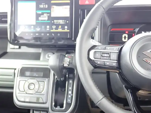 スズキ スペーシア ギア HYBRID XZ 千葉県 2025(令7)年 0.1千km ベージュⅡ 届出済未使用車/純正9インチナビゲーション/・Apple CarPlay/android auto/・Bluetooth/AM/FM/フルセグTV/全方位カメラ/バックカメラ/ビューカメラ/ヘッドアップディスプレイ/両側パワースライドドア/前席シートヒーター/ステアリングヒーター/スズキセーフティサポート/・デュアルセンサーブレーキサポートII/・誤発進抑制機能/・車線逸脱抑制機能/・車線逸脱警報/・車線逸脱抑制/・ふらつき警告/・車線維持支援機能/・発進お知らせ機能/・ハイビームアシスト/・標識認識機能/・アダプティブクルーズコントロール/・パーキングセンサー/・低速時ブレーキサポート（前進・後進）/・後方誤発進抑制機能/プッシュスタート/スマートキー2本/アイドリングストップ/純正14インチAW/ウィンカーミラー/電動格納ミラー/取扱説明書/保証書