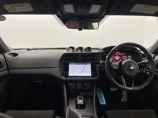 日産 フェアレディ Ｚ ニスモ 群馬県 2024(令6)年 0.1万km 黒Ｍ 純正ドライブレコーダー/＝＝＝＝＝/NissanConnectナビゲーションシステム/・9インチワイドディスプレイ/・USB/Bluetooth/Apple Car Play/Android Auto/・Amazon Alexa搭載/・ハンズフリーフォン/・BOSEサウンドシステム（８スピーカー）/・アクティブサウンドコントロール/アクティブノイズコントロール/NISMO専用リヤLEDフォグランプ〈中央〉/NISMO専用チューニングRECARO製スポーツシート/NISMO専用レイズ製19インチアルミ鍛造ホイール/3連サブメーター（ブースト計、ターボ回転計、電圧計）/＝＝＝＝＝/ニッサンコネクト９インチナビ　純正ドライブレコーダー　バックモニター　ＢＯＳＥサウンド　ＲＥＣＡＲＯスポーツシート　レイズ１９インチアルミホイール　純正３連サブメーター　ＬＥＤライト　ＥＴＣ　禁煙車