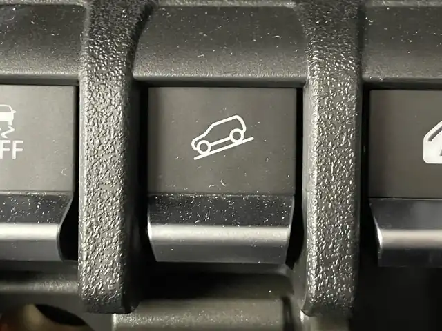 スズキ ジムニー シエラ JC 群馬県 2024(令6)年 0.5万km ミディアムグレー 社外ケンウッド8型ナビ(MDV-S810L)/・CD/DVD/USB/Bluetooth/フルセグTV/=====/ケンウッド８インチナビ　フルセグＴＶ　バックカメラ　衝突軽減　クルーズコントロール　シートヒーター　ＬＥＤヘッドライト　バックソナー　ＥＴＣ　ミラー型ドライブレコーダー　スマートキー　４ＷＤ　禁煙車