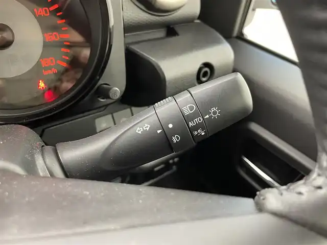 スズキ ジムニー シエラ JC 群馬県 2024(令6)年 0.5万km ミディアムグレー 社外ケンウッド8型ナビ(MDV-S810L)/・CD/DVD/USB/Bluetooth/フルセグTV/=====/ケンウッド８インチナビ　フルセグＴＶ　バックカメラ　衝突軽減　クルーズコントロール　シートヒーター　ＬＥＤヘッドライト　バックソナー　ＥＴＣ　ミラー型ドライブレコーダー　スマートキー　４ＷＤ　禁煙車