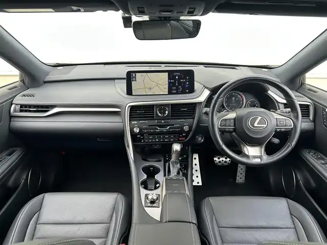 レクサス ＲＸ 300 Fスポーツ 群馬県 2020(令2)年 2.5万km グラファイトブラックガラスフレーク TRDエアロ/パノラマルーフ/純正12.3インチナビ/（CD/DVD/SD/Bluetooth/Miracast/USB）/パノラミックビューモニター/マークレビンソンプレミアムサウンド/黒革シート/全席シートヒーター/エアシート/全席パワーシート/シートメモリー/セーフティシステムプラス/・プリクラッシュセーフティ/・レーントレーシングアシスト/・オートマチックハイビーム/・レーダークルーズコントロール/・ロードサインアシスト/・先行車発進告知機能/パーキングサポートブレーキ/ブラインドスポットモニター/角型3眼LEDヘッドランプ/LEDシーケンシャルターンランプ/ステアリングリモコン/ステアリングヒーター/ヘッドアップディスプレイ/ドライブレコーダー/置くだけ充電/純正20インチアルミホイール/TRDマフラー/パワーバックドア