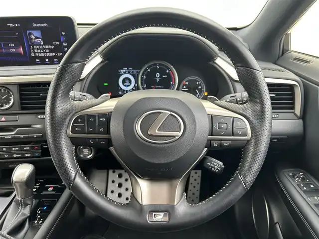 レクサス ＲＸ 300 Fスポーツ 群馬県 2020(令2)年 2.5万km グラファイトブラックガラスフレーク TRDエアロ/パノラマルーフ/純正12.3インチナビ/（CD/DVD/SD/Bluetooth/Miracast/USB）/パノラミックビューモニター/マークレビンソンプレミアムサウンド/黒革シート/全席シートヒーター/エアシート/全席パワーシート/シートメモリー/セーフティシステムプラス/・プリクラッシュセーフティ/・レーントレーシングアシスト/・オートマチックハイビーム/・レーダークルーズコントロール/・ロードサインアシスト/・先行車発進告知機能/パーキングサポートブレーキ/ブラインドスポットモニター/角型3眼LEDヘッドランプ/LEDシーケンシャルターンランプ/ステアリングリモコン/ステアリングヒーター/ヘッドアップディスプレイ/ドライブレコーダー/置くだけ充電/純正20インチアルミホイール/TRDマフラー/パワーバックドア