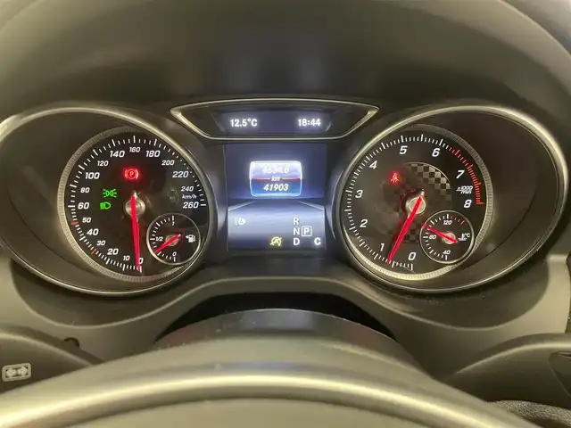 メルセデス・ベンツ Ａ１８０ スポーツ 岡山県 2016(平28)年 4.2万km コスモスブラック レーダーセーフティパッケージ/純正ナビ/Rカメラ/Bluetooth/USB/SD/アップルカープレイ/パワーシート/シートヒーター/オートライト/AHB/オートワイパー/ドラレコ（F/R)/ダイナミックアシスト/ESP/衝突防止アシスト/アテンションアシスト/BSA/LKA