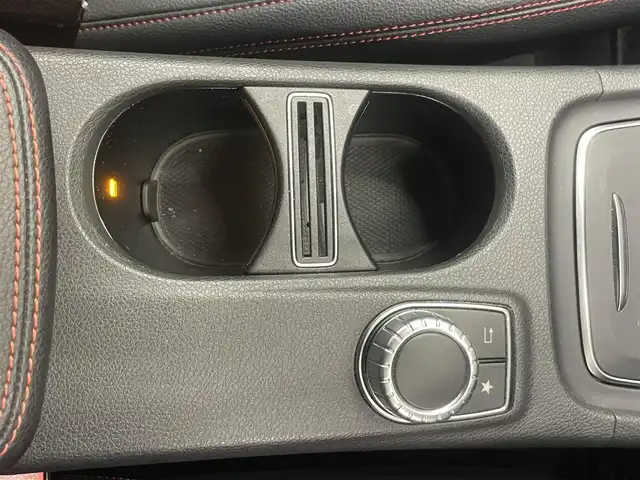 メルセデス・ベンツ Ａ１８０ スポーツ 岡山県 2016(平28)年 4.2万km コスモスブラック レーダーセーフティパッケージ/純正ナビ/Rカメラ/Bluetooth/USB/SD/アップルカープレイ/パワーシート/シートヒーター/オートライト/AHB/オートワイパー/ドラレコ（F/R)/ダイナミックアシスト/ESP/衝突防止アシスト/アテンションアシスト/BSA/LKA