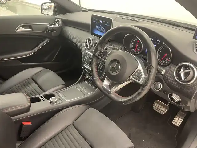 メルセデス・ベンツ Ａ１８０ スポーツ 岡山県 2016(平28)年 4.2万km コスモスブラック レーダーセーフティパッケージ/純正ナビ/Rカメラ/Bluetooth/USB/SD/アップルカープレイ/パワーシート/シートヒーター/オートライト/AHB/オートワイパー/ドラレコ（F/R)/ダイナミックアシスト/ESP/衝突防止アシスト/アテンションアシスト/BSA/LKA