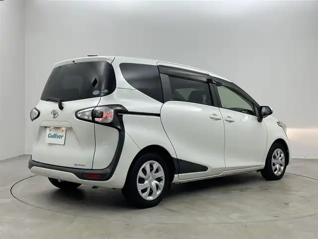 トヨタ シエンタ G 埼玉県 2016(平28)年 6万km ホワイトパールクリスタルシャイン ＡＬＰＩＮＥナビ　バックカメラ　ビルトインＥＴＣ　両側パワースライドドア　ステアリングスイッチ　ヘッドライトレベライザー　スマートキー　プッシュスタート　オートライト　ＬＥＤヘッドライト　地デジＴＶ