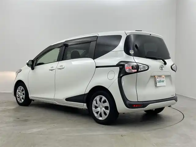 トヨタ シエンタ G 埼玉県 2016(平28)年 6万km ホワイトパールクリスタルシャイン ＡＬＰＩＮＥナビ　バックカメラ　ビルトインＥＴＣ　両側パワースライドドア　ステアリングスイッチ　ヘッドライトレベライザー　スマートキー　プッシュスタート　オートライト　ＬＥＤヘッドライト　地デジＴＶ