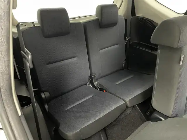 トヨタ シエンタ G 埼玉県 2016(平28)年 6万km ホワイトパールクリスタルシャイン ＡＬＰＩＮＥナビ　バックカメラ　ビルトインＥＴＣ　両側パワースライドドア　ステアリングスイッチ　ヘッドライトレベライザー　スマートキー　プッシュスタート　オートライト　ＬＥＤヘッドライト　地デジＴＶ