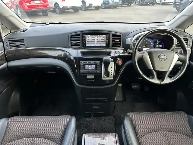 日産 エルグランド 250ハイウェイスター 道北・旭川 2012(平24)年 12.5万km ファントムブラック (株)IDOMが運営する【じしゃロン旭川店】の自社ローン専用車両になります。こちらは現金またはオートローンご利用時の価格です。自社ローンご希望の方は別途その旨お申付け下さい/　/・純正ナビ(CD/DVD/BT/SD/フルセグ)/・バックカメラ/・ETC/・両側パワースライドドア/・電動格納ウィンカーミラー/・フロントデアイサー/・リアデフォッガー/・オートライト/・プッシュスタート/・スマートキー1個/・フォグランプ/・現車装着スタッドレスタイヤ 純正AW225/60R17/・取扱説明書