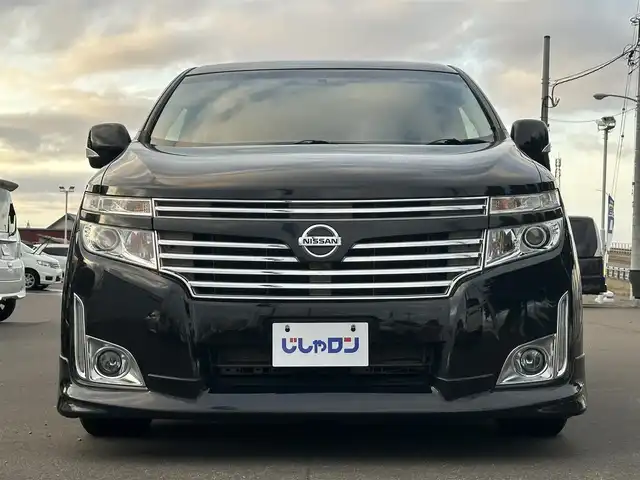 日産 エルグランド 250ハイウェイスター 道北・旭川 2012(平24)年 12.5万km ファントムブラック (株)IDOMが運営する【じしゃロン旭川店】の自社ローン専用車両になります。こちらは現金またはオートローンご利用時の価格です。自社ローンご希望の方は別途その旨お申付け下さい/　/・純正ナビ(CD/DVD/BT/SD/フルセグ)/・バックカメラ/・ETC/・両側パワースライドドア/・電動格納ウィンカーミラー/・フロントデアイサー/・リアデフォッガー/・オートライト/・プッシュスタート/・スマートキー1個/・フォグランプ/・現車装着スタッドレスタイヤ 純正AW225/60R17/・取扱説明書