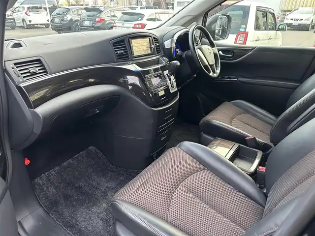 日産 エルグランド 250ハイウェイスター 道北・旭川 2012(平24)年 12.5万km ファントムブラック (株)IDOMが運営する【じしゃロン旭川店】の自社ローン専用車両になります。こちらは現金またはオートローンご利用時の価格です。自社ローンご希望の方は別途その旨お申付け下さい/　/・純正ナビ(CD/DVD/BT/SD/フルセグ)/・バックカメラ/・ETC/・両側パワースライドドア/・電動格納ウィンカーミラー/・フロントデアイサー/・リアデフォッガー/・オートライト/・プッシュスタート/・スマートキー1個/・フォグランプ/・現車装着スタッドレスタイヤ 純正AW225/60R17/・取扱説明書