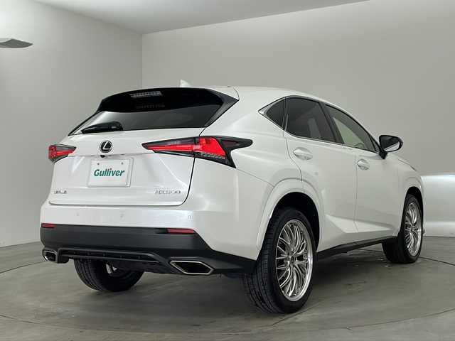 レクサス ＮＸ 300 スパイス&シック 兵庫県 2020(令2)年 6.7万km ソニッククォーツ ・ムーンルーフ/・レクサスセーフティーシステム＋/・プリクラッシュセーフティ/・レーントレーシングアシスト/・パーキングサポートブレーキ/・クリアランスソナー/・ロードサインアシスト/・レーダークルーズコントロール/・ブラインドスポットモニター/・オートマチックハイビーム/・純正SDナビ＆フルセグ＆BT＆USB＆DVD＆BD/・バックカメラ/・黒革シート/・前席シートヒーター/・前席シートベンチレーション/・前席パワーシート/・パワーバックドア/・パドルシフト/・前後ドライブレコーダー/・純正フロアマット/・社外20インチアルミホイール/・3眼LEDライト/・フォグランプ/・オートライト/・電子パーキング/・オートホールド/・アイドリングストップ/・スマートキー/・プッシュスタート