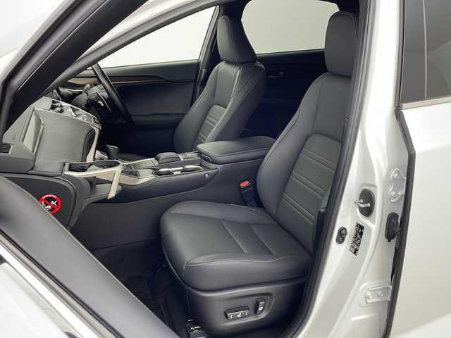 レクサス ＮＸ 300 スパイス&シック 兵庫県 2020(令2)年 6.7万km ソニッククォーツ ・ムーンルーフ/・レクサスセーフティーシステム＋/・プリクラッシュセーフティ/・レーントレーシングアシスト/・パーキングサポートブレーキ/・クリアランスソナー/・ロードサインアシスト/・レーダークルーズコントロール/・ブラインドスポットモニター/・オートマチックハイビーム/・純正SDナビ＆フルセグ＆BT＆USB＆DVD＆BD/・バックカメラ/・黒革シート/・前席シートヒーター/・前席シートベンチレーション/・前席パワーシート/・パワーバックドア/・パドルシフト/・前後ドライブレコーダー/・純正フロアマット/・社外20インチアルミホイール/・3眼LEDライト/・フォグランプ/・オートライト/・電子パーキング/・オートホールド/・アイドリングストップ/・スマートキー/・プッシュスタート