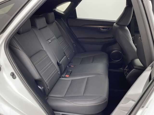 レクサス ＮＸ 300 スパイス&シック 兵庫県 2020(令2)年 6.7万km ソニッククォーツ ・ムーンルーフ/・レクサスセーフティーシステム＋/・プリクラッシュセーフティ/・レーントレーシングアシスト/・パーキングサポートブレーキ/・クリアランスソナー/・ロードサインアシスト/・レーダークルーズコントロール/・ブラインドスポットモニター/・オートマチックハイビーム/・純正SDナビ＆フルセグ＆BT＆USB＆DVD＆BD/・バックカメラ/・黒革シート/・前席シートヒーター/・前席シートベンチレーション/・前席パワーシート/・パワーバックドア/・パドルシフト/・前後ドライブレコーダー/・純正フロアマット/・社外20インチアルミホイール/・3眼LEDライト/・フォグランプ/・オートライト/・電子パーキング/・オートホールド/・アイドリングストップ/・スマートキー/・プッシュスタート