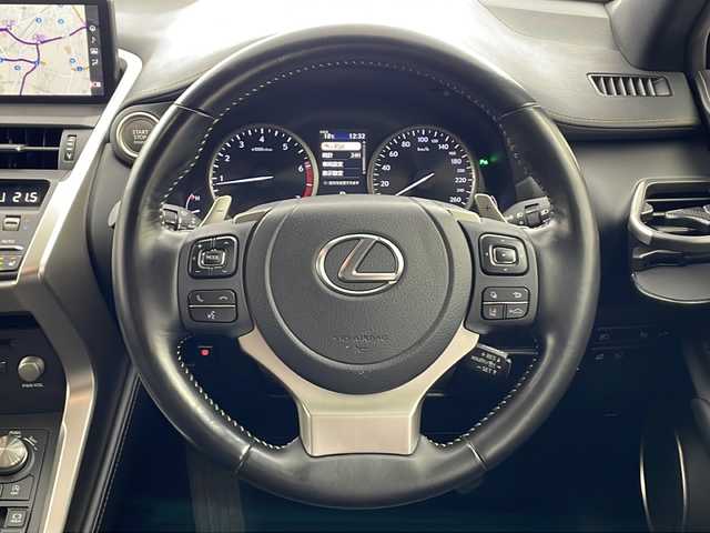 レクサス ＮＸ 300 スパイス&シック 兵庫県 2020(令2)年 6.7万km ソニッククォーツ ・ムーンルーフ/・レクサスセーフティーシステム＋/・プリクラッシュセーフティ/・レーントレーシングアシスト/・パーキングサポートブレーキ/・クリアランスソナー/・ロードサインアシスト/・レーダークルーズコントロール/・ブラインドスポットモニター/・オートマチックハイビーム/・純正SDナビ＆フルセグ＆BT＆USB＆DVD＆BD/・バックカメラ/・黒革シート/・前席シートヒーター/・前席シートベンチレーション/・前席パワーシート/・パワーバックドア/・パドルシフト/・前後ドライブレコーダー/・純正フロアマット/・社外20インチアルミホイール/・3眼LEDライト/・フォグランプ/・オートライト/・電子パーキング/・オートホールド/・アイドリングストップ/・スマートキー/・プッシュスタート