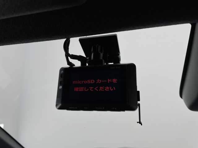 トヨタ ハイラックス Z GRスポーツ 長野県 2023(令5)年 3.2万km アティチュードブラックマイカ ワンオーナー/純正ディスプレイオーディオ/パノラミックビューモニター/プリクラッシュセーフティ/レーンキープアシスト/パドルシフト/レーダークルーズコントロール/オートライト/ダウンヒルアシストコントロール/リアデフロック/パートタイム4WD/ラバーフロアマット/運転席パワーシート/ハーフレザーシート/パワーシート/前後ドライブレコーダー/スマートキー/スペアーキー/プッシュスタート/車両取扱説明書/保証書