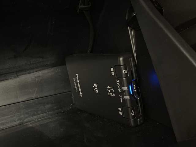 トヨタ ハイラックス Z GRスポーツ 長野県 2023(令5)年 3.2万km アティチュードブラックマイカ ワンオーナー/純正ディスプレイオーディオ/パノラミックビューモニター/プリクラッシュセーフティ/レーンキープアシスト/パドルシフト/レーダークルーズコントロール/オートライト/ダウンヒルアシストコントロール/リアデフロック/パートタイム4WD/ラバーフロアマット/運転席パワーシート/ハーフレザーシート/パワーシート/前後ドライブレコーダー/スマートキー/スペアーキー/プッシュスタート/車両取扱説明書/保証書