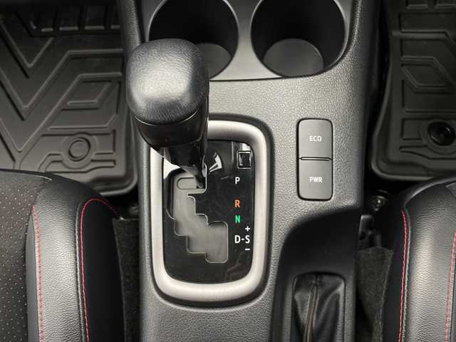 トヨタ ハイラックス Z GRスポーツ 長野県 2023(令5)年 3.2万km アティチュードブラックマイカ ワンオーナー/純正ディスプレイオーディオ/パノラミックビューモニター/プリクラッシュセーフティ/レーンキープアシスト/パドルシフト/レーダークルーズコントロール/オートライト/ダウンヒルアシストコントロール/リアデフロック/パートタイム4WD/ラバーフロアマット/運転席パワーシート/ハーフレザーシート/パワーシート/前後ドライブレコーダー/スマートキー/スペアーキー/プッシュスタート/車両取扱説明書/保証書