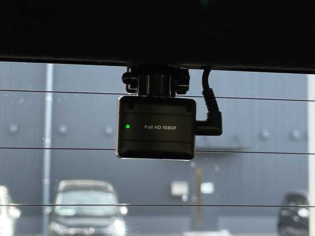 トヨタ ハイラックス Z GRスポーツ 長野県 2023(令5)年 3.2万km アティチュードブラックマイカ ワンオーナー/純正ディスプレイオーディオ/パノラミックビューモニター/プリクラッシュセーフティ/レーンキープアシスト/パドルシフト/レーダークルーズコントロール/オートライト/ダウンヒルアシストコントロール/リアデフロック/パートタイム4WD/ラバーフロアマット/運転席パワーシート/ハーフレザーシート/パワーシート/前後ドライブレコーダー/スマートキー/スペアーキー/プッシュスタート/車両取扱説明書/保証書