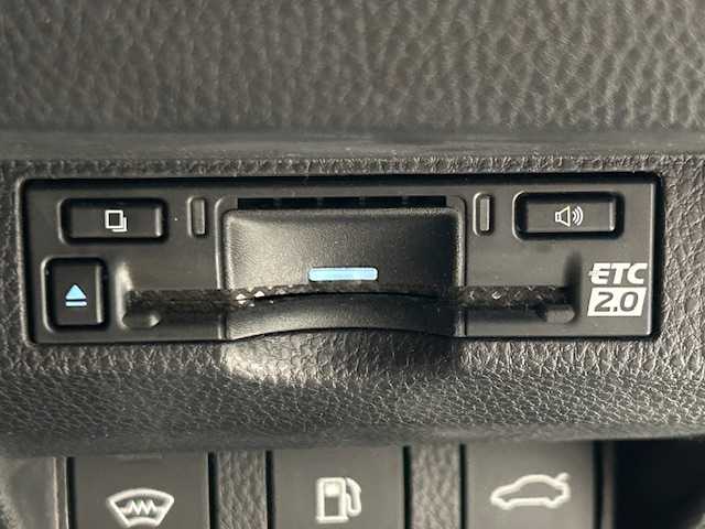 トヨタ クラウン Z 宮城県 2025(令7)年 1.7万km ガンＭ パノラマルーフ/アドバンスドドライブ/トヨタセーフティセンス/・プリクラッシュセーフティ/・レーンディパーチャーアラート/・プロアクティブドライビングアシスト/・アダプティブ・クルーズ・コントロール/・ロードサインアシスト/・パーキングサポートブレーキ/・リヤカメラディテクション/・安心降車アシスト/・周辺車両接近時サポート/・クリアランスソナー/純正12.3型ディスプレイ/・フルセグTV/Bluetooth/USB/・全方位カメラ/・ETC2.0/デジタルインナーミラー/ワイヤレス充電/ヘッドアップディスプレイ/フロントガラス熱線/アイドリングストップ/電子パーキング/オートブレーキホールド/革巻きステアリング/・ステアリングスイッチ/・パドルシフト/・ステアリングヒーター/ブラウンレザーシート/・シートメモリー（運転席）/・パワーシート（運転席/助手席）/・シートヒーター（全席）/・エアーシート（全席）/プッシュスタート/スマートキー/・スペアキー/LEDヘッドライト/・オートライト/・フォグランプ/・オートハイビーム/純正アルミホイール/純正フロアマット/ドアバイザー