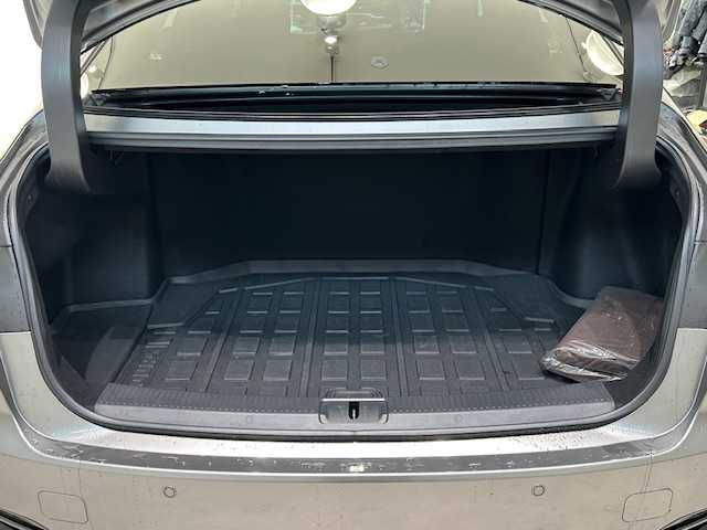 トヨタ クラウン Z 宮城県 2025(令7)年 1.7万km ガンＭ パノラマルーフ/アドバンスドドライブ/トヨタセーフティセンス/・プリクラッシュセーフティ/・レーンディパーチャーアラート/・プロアクティブドライビングアシスト/・アダプティブ・クルーズ・コントロール/・ロードサインアシスト/・パーキングサポートブレーキ/・リヤカメラディテクション/・安心降車アシスト/・周辺車両接近時サポート/・クリアランスソナー/純正12.3型ディスプレイ/・フルセグTV/Bluetooth/USB/・全方位カメラ/・ETC2.0/デジタルインナーミラー/ワイヤレス充電/ヘッドアップディスプレイ/フロントガラス熱線/アイドリングストップ/電子パーキング/オートブレーキホールド/革巻きステアリング/・ステアリングスイッチ/・パドルシフト/・ステアリングヒーター/ブラウンレザーシート/・シートメモリー（運転席）/・パワーシート（運転席/助手席）/・シートヒーター（全席）/・エアーシート（全席）/プッシュスタート/スマートキー/・スペアキー/LEDヘッドライト/・オートライト/・フォグランプ/・オートハイビーム/純正アルミホイール/純正フロアマット/ドアバイザー