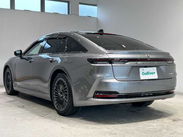 トヨタ クラウン Z 宮城県 2025(令7)年 1.7万km ガンＭ パノラマルーフ/アドバンスドドライブ/トヨタセーフティセンス/・プリクラッシュセーフティ/・レーンディパーチャーアラート/・プロアクティブドライビングアシスト/・アダプティブ・クルーズ・コントロール/・ロードサインアシスト/・パーキングサポートブレーキ/・リヤカメラディテクション/・安心降車アシスト/・周辺車両接近時サポート/・クリアランスソナー/純正12.3型ディスプレイ/・フルセグTV/Bluetooth/USB/・全方位カメラ/・ETC2.0/デジタルインナーミラー/ワイヤレス充電/ヘッドアップディスプレイ/フロントガラス熱線/アイドリングストップ/電子パーキング/オートブレーキホールド/革巻きステアリング/・ステアリングスイッチ/・パドルシフト/・ステアリングヒーター/ブラウンレザーシート/・シートメモリー（運転席）/・パワーシート（運転席/助手席）/・シートヒーター（全席）/・エアーシート（全席）/プッシュスタート/スマートキー/・スペアキー/LEDヘッドライト/・オートライト/・フォグランプ/・オートハイビーム/純正アルミホイール/純正フロアマット/ドアバイザー