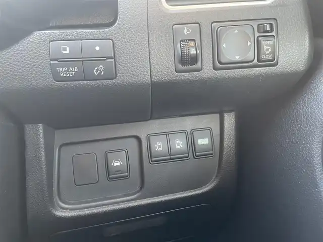 日産 セレナ ハイウェイS G Sハイブリッド 大阪府 2013(平25)年 6.9万km ダイヤモンドブラック