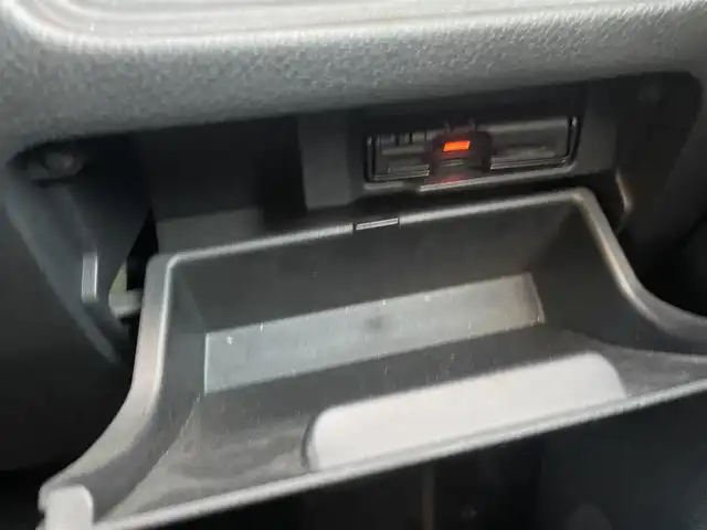 日産 セレナ ハイウェイS G Sハイブリッド 大阪府 2013(平25)年 6.9万km ダイヤモンドブラック