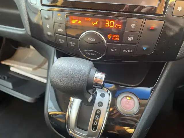 日産 セレナ ハイウェイS G Sハイブリッド 大阪府 2013(平25)年 6.9万km ダイヤモンドブラック