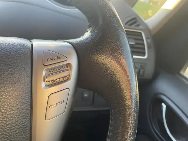 日産 セレナ ハイウェイS G Sハイブリッド 大阪府 2013(平25)年 6.9万km ダイヤモンドブラック