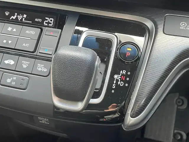 ホンダ ステップワゴン スパーダ ハイブリッド G EX ホンダセンシング 滋賀県 2019(平31)年 4.7万km モダンスティールM 純正メモリーナビ/【Bluetooth/CD/DVD/USB/フルセグ】/両側パワースライドドア/・ハンズフリー左スライドドア/バックカメラ/ハーフレザーシート/シートヒーター/LEDヘッドライト/フォグライト/純正１６AW/ビルトインETC/スマートキー/ドライブレコーダー