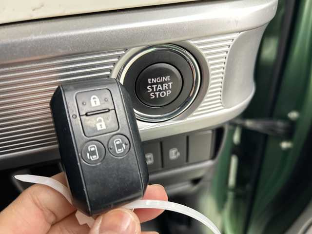 スズキ スペーシア HYBRID X 群馬県 2018(平30)年 6万km ツールグリーンパールメタリック/ブラック2トーン ナビ　バックカメラ　両側電動スライドドア　ＥＴＣ　衝突被害軽減ブレーキ　レーンアシスト　クリアランスソナー　シートヒーター　ＬＥＤヘッドライト　オートライト　スマートキー　純正アルミホイール　禁煙車