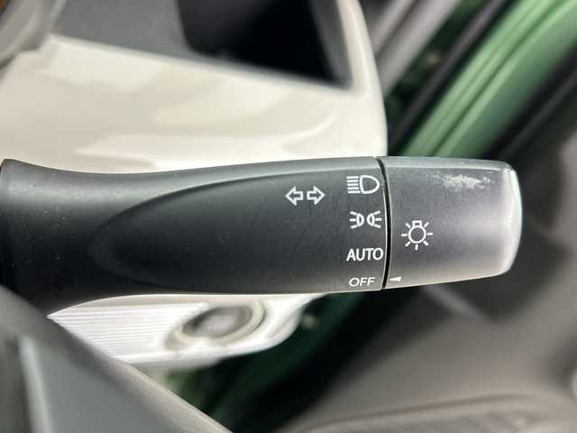 スズキ スペーシア HYBRID X 群馬県 2018(平30)年 6万km ツールグリーンパールメタリック/ブラック2トーン ナビ　バックカメラ　両側電動スライドドア　ＥＴＣ　衝突被害軽減ブレーキ　レーンアシスト　クリアランスソナー　シートヒーター　ＬＥＤヘッドライト　オートライト　スマートキー　純正アルミホイール　禁煙車