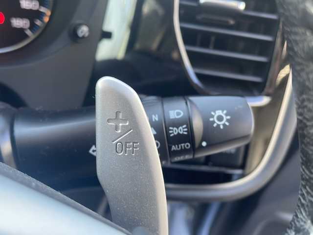 三菱 アウトランダー ＰＨＥＶ G プレミアムパッケージ 京都府 2015(平27)年 9.7万km テクニカルシルバーメタリック 純正メモリナビ　Ｂｌｕｅｔｏｏｔｈオーディオ　フルセグ　ＤＶＤ再生　バックカメラ　レーダークルーズ　ビルトインＥＴＣ　ＬＥＤヘッドライト　充電ケーブル　純正１８インチアルミ　スマートキー　禁煙車