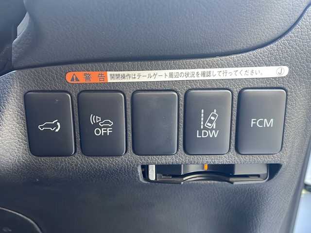 三菱 アウトランダー ＰＨＥＶ G プレミアムパッケージ 京都府 2015(平27)年 9.7万km テクニカルシルバーメタリック 純正メモリナビ　Ｂｌｕｅｔｏｏｔｈオーディオ　フルセグ　ＤＶＤ再生　バックカメラ　レーダークルーズ　ビルトインＥＴＣ　ＬＥＤヘッドライト　充電ケーブル　純正１８インチアルミ　スマートキー　禁煙車