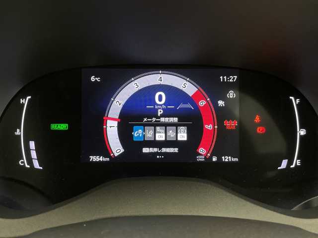 トヨタ ヤリスクロス ハイブリッド Z アドベンチャー 長野県 2024(令6)年 0.8万km グレー 純正ナビ/フルセグＴＶ/Bluetooth Audio/パノラミックビューモニター/USB接続/HDMI接続/Miracast/ステアリングスイッチ/衝突被害軽減ブレーキ/レーダークルーズコントロール/オートマチックハイビーム/Ｄ席パワーシート/前席シートヒーター/ステアリングヒーター/RSR足廻り/ビルトインETC2.0/社外アルミ/スマートキーx2/プッシュスタート/横滑り防止装置