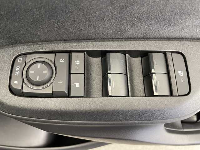 トヨタ ヤリスクロス ハイブリッド Z アドベンチャー 長野県 2024(令6)年 0.8万km グレー 純正ナビ/フルセグＴＶ/Bluetooth Audio/パノラミックビューモニター/USB接続/HDMI接続/Miracast/ステアリングスイッチ/衝突被害軽減ブレーキ/レーダークルーズコントロール/オートマチックハイビーム/Ｄ席パワーシート/前席シートヒーター/ステアリングヒーター/RSR足廻り/ビルトインETC2.0/社外アルミ/スマートキーx2/プッシュスタート/横滑り防止装置