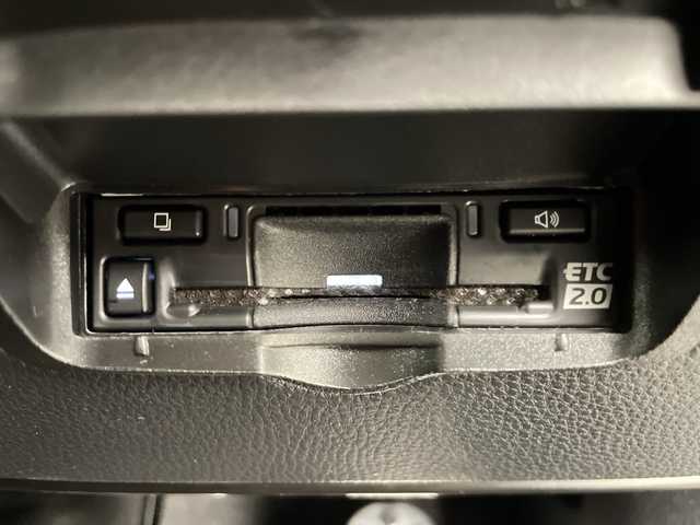 トヨタ ヤリスクロス ハイブリッド Z アドベンチャー 長野県 2024(令6)年 0.8万km グレー 純正ナビ/フルセグＴＶ/Bluetooth Audio/パノラミックビューモニター/USB接続/HDMI接続/Miracast/ステアリングスイッチ/衝突被害軽減ブレーキ/レーダークルーズコントロール/オートマチックハイビーム/Ｄ席パワーシート/前席シートヒーター/ステアリングヒーター/RSR足廻り/ビルトインETC2.0/社外アルミ/スマートキーx2/プッシュスタート/横滑り防止装置