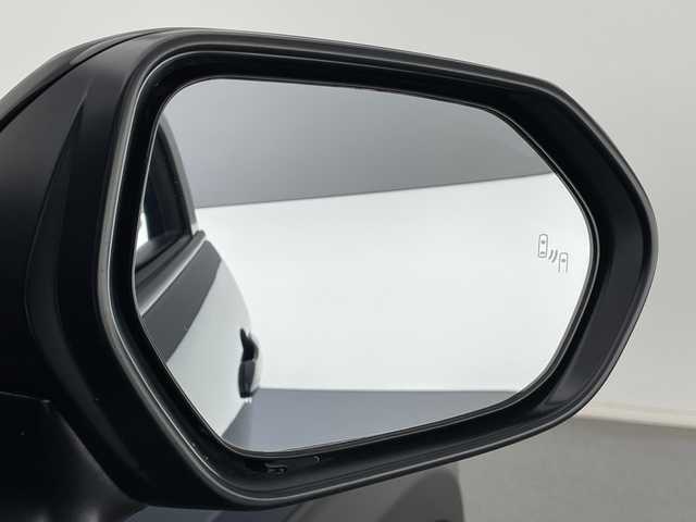 トヨタ ヤリスクロス ハイブリッド Z アドベンチャー 長野県 2024(令6)年 0.8万km グレー 純正ナビ/フルセグＴＶ/Bluetooth Audio/パノラミックビューモニター/USB接続/HDMI接続/Miracast/ステアリングスイッチ/衝突被害軽減ブレーキ/レーダークルーズコントロール/オートマチックハイビーム/Ｄ席パワーシート/前席シートヒーター/ステアリングヒーター/RSR足廻り/ビルトインETC2.0/社外アルミ/スマートキーx2/プッシュスタート/横滑り防止装置